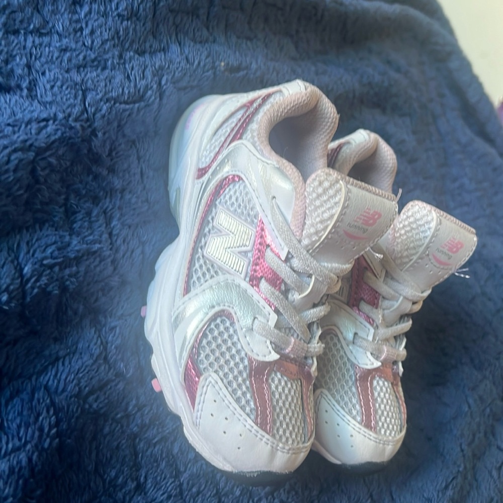 New balance pink, white and silver 9c